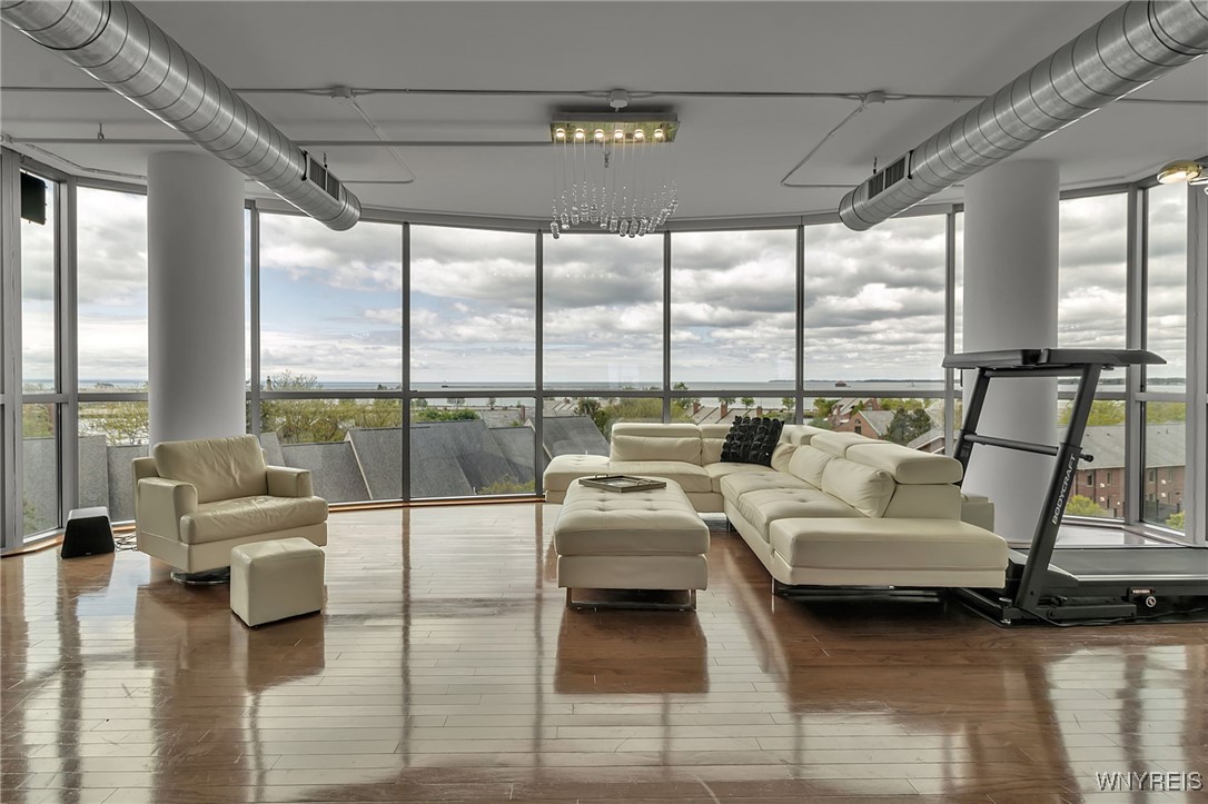 132 Lakefront Boulevard 403