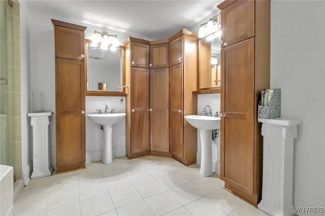 132 Lakefront Boulevard 403