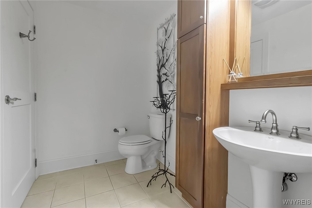 132 Lakefront Boulevard 403