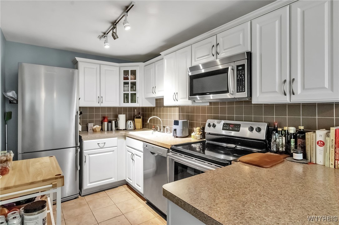 849 Delaware Avenue 204