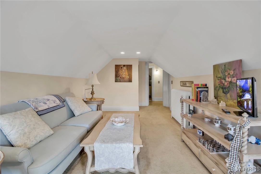 41 Saybrook Place
