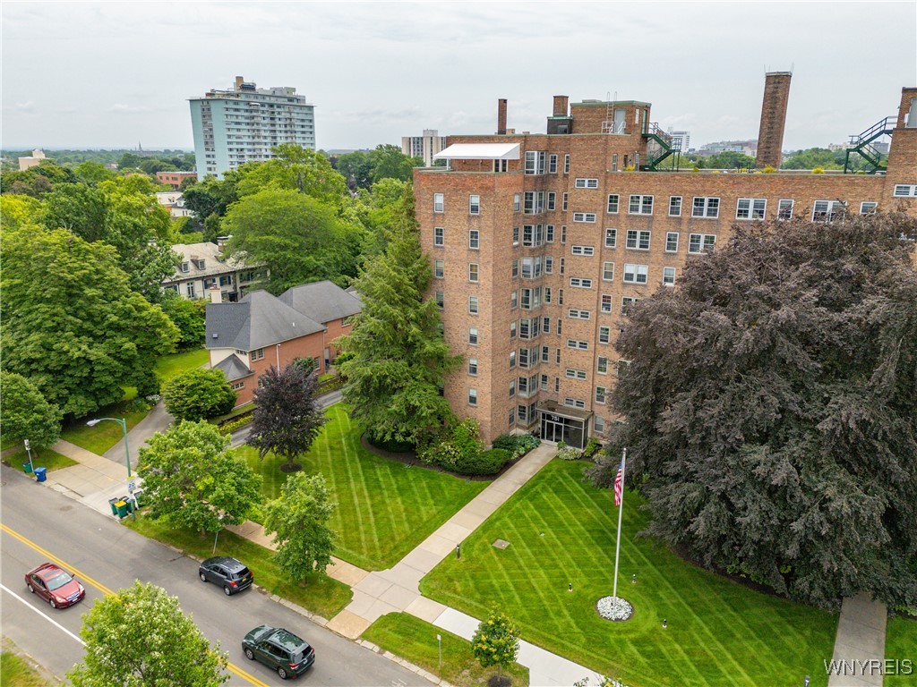 751 West Ferry 7CD