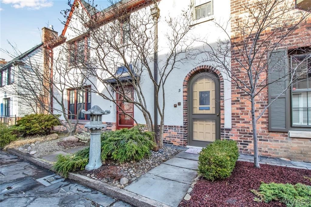 5 Mayfair Lane