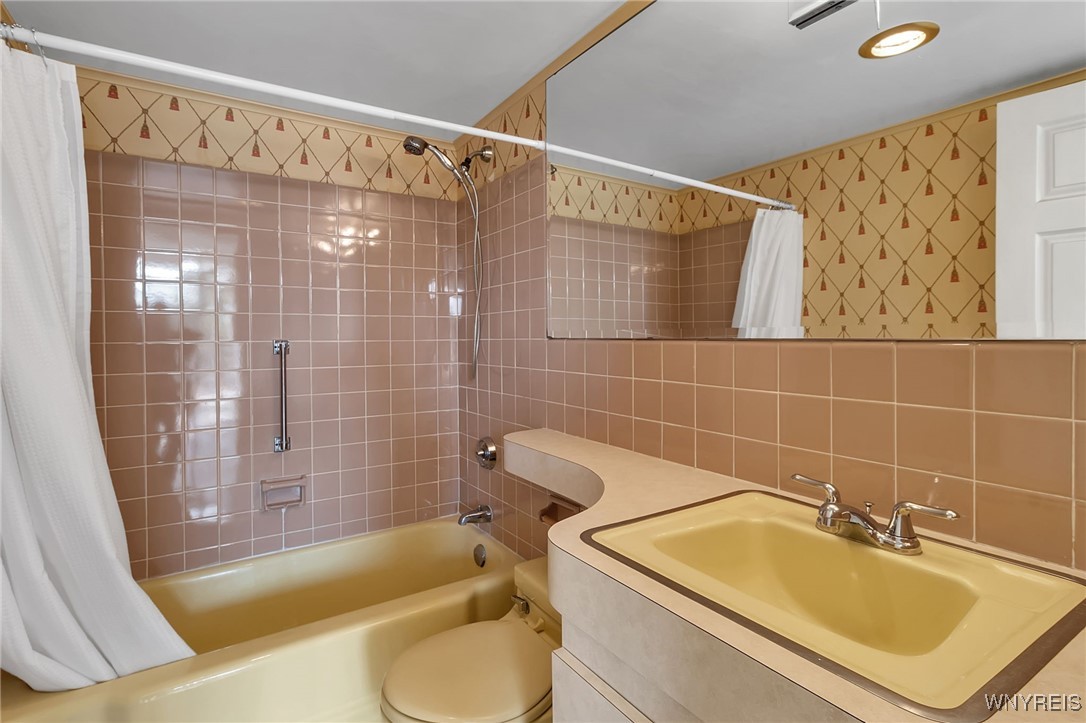 1088 Delaware Avenue 3C