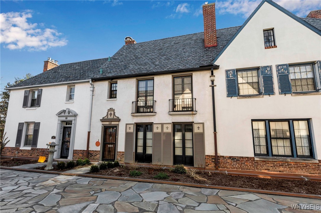 17 Mayfair Lane