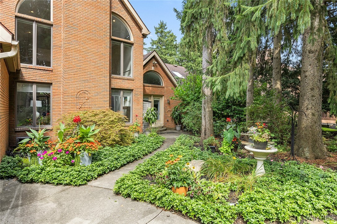 36 South Woodside Lane