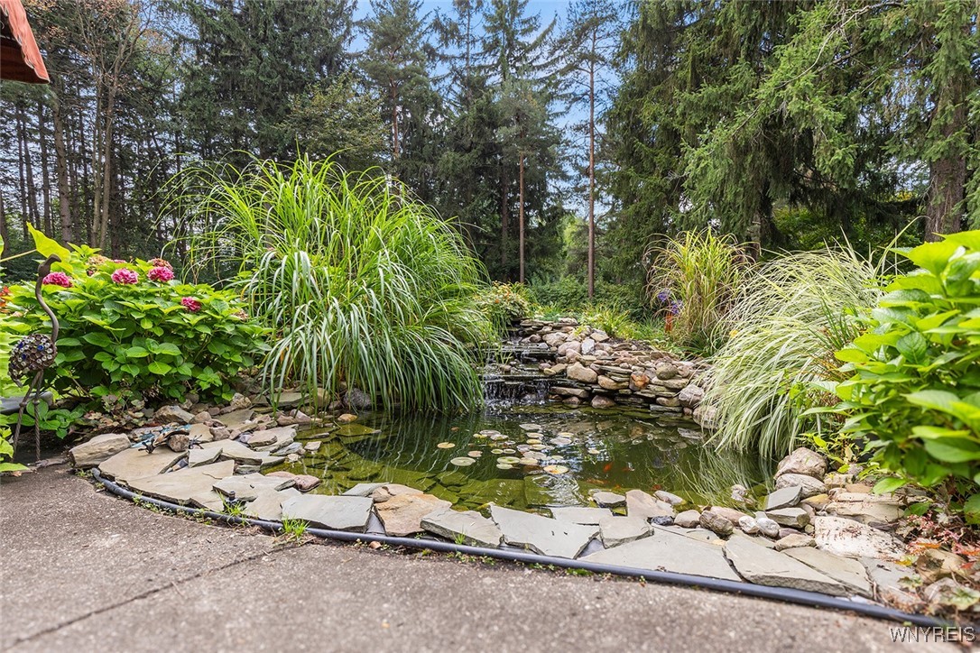 36 South Woodside Lane