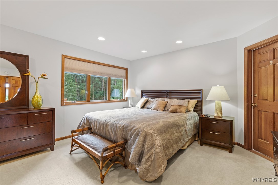 36 South Woodside Lane