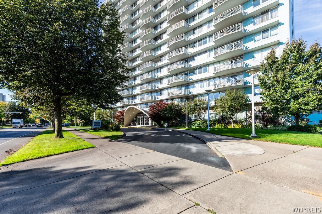 1088 Delaware Avenue 7D