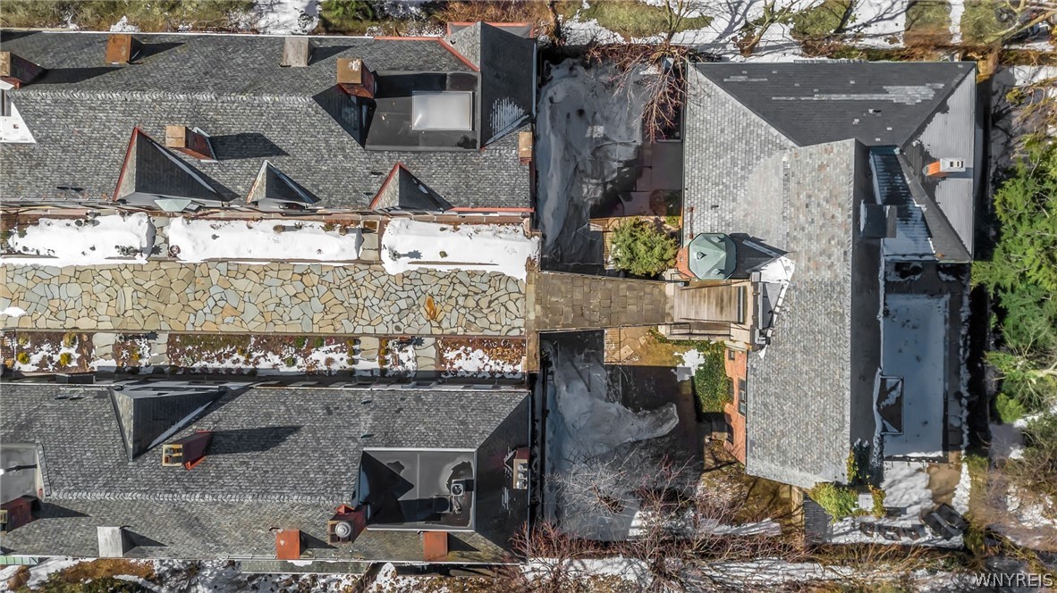 21 Mayfair Lane