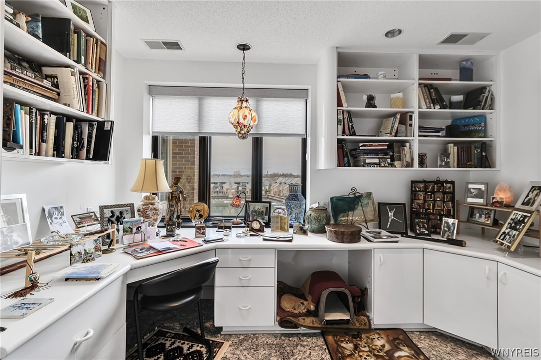 40 Waterfront Circle 401