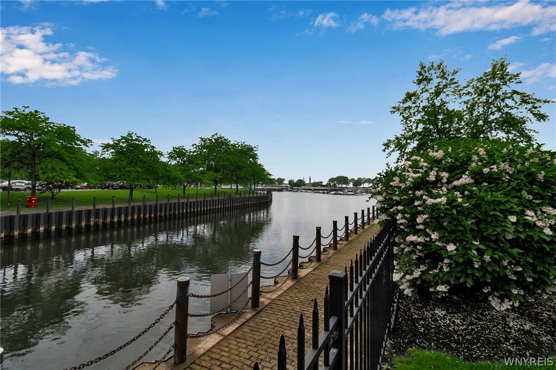 40 Waterfront Circle 401