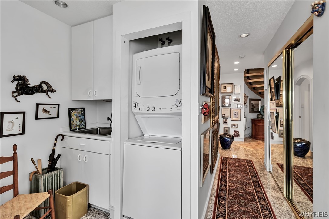 40 Waterfront Circle 401