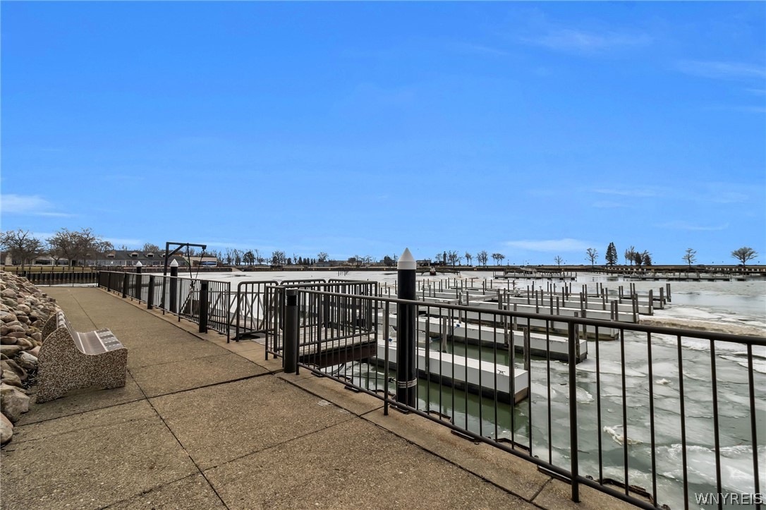 40 Waterfront Circle 401