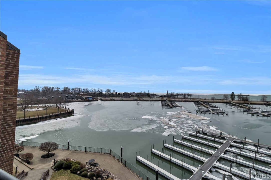 40 Waterfront Circle 401