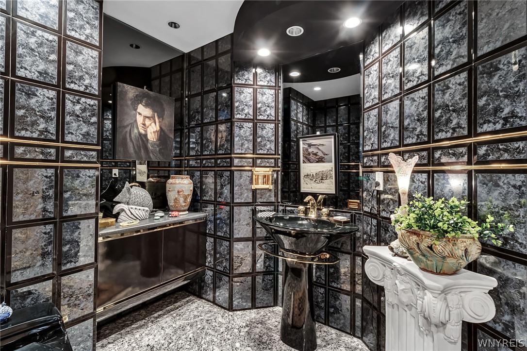 40 Waterfront Circle 401