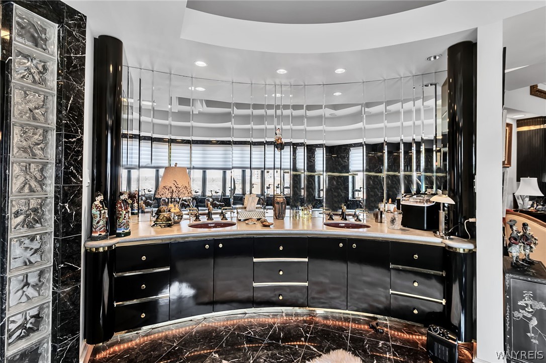 40 Waterfront Circle 401