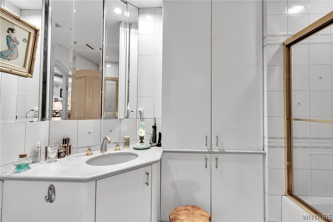 40 Waterfront Circle 401