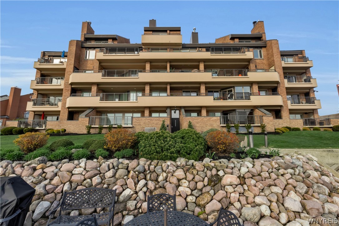 40 Waterfront Circle 401