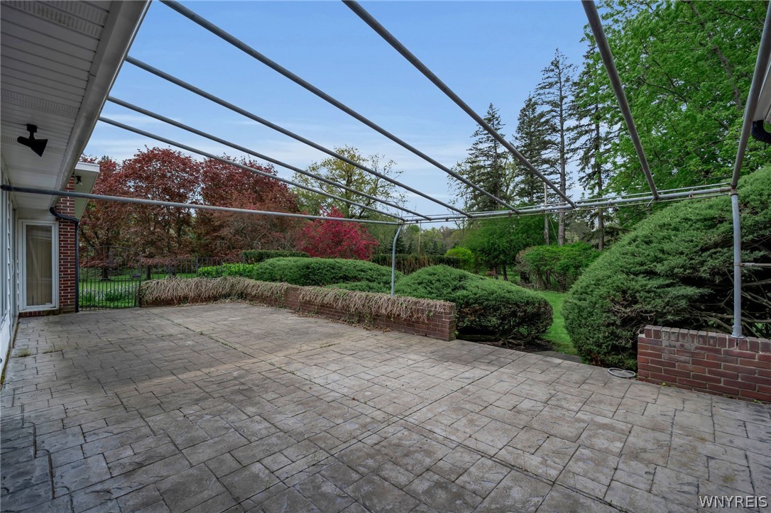 60 Knollwood Lane