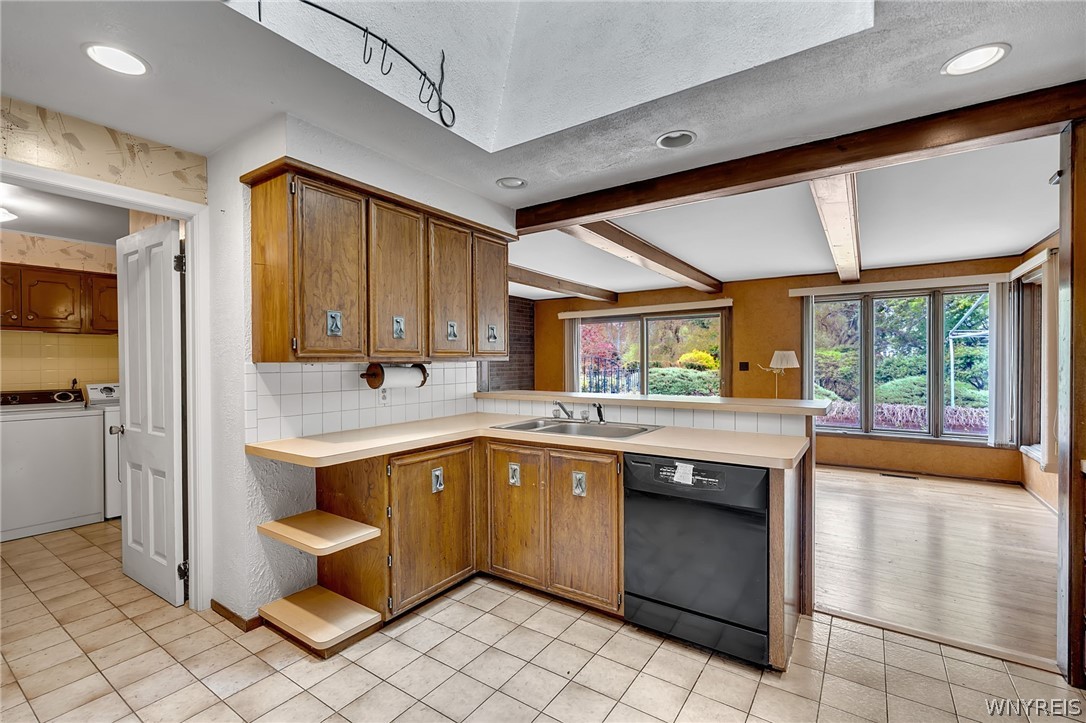 60 Knollwood Lane