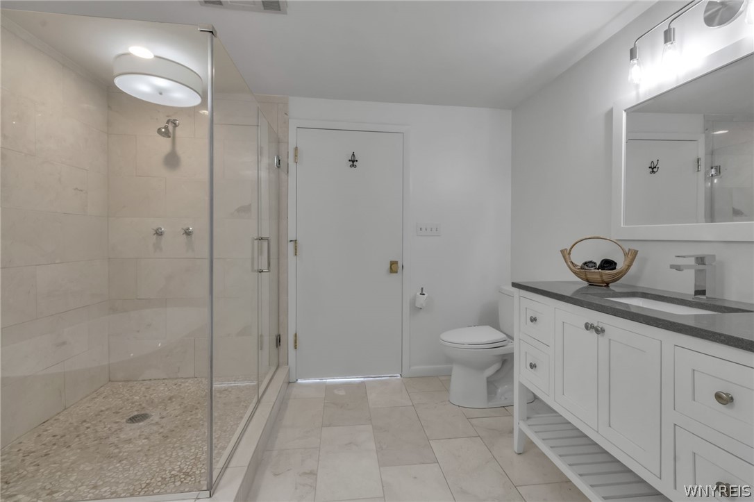 40 Waterfront Circle 306
