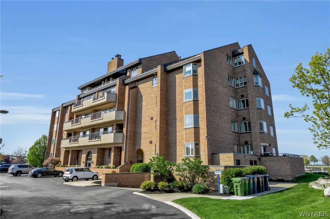 40 Waterfront Circle 306