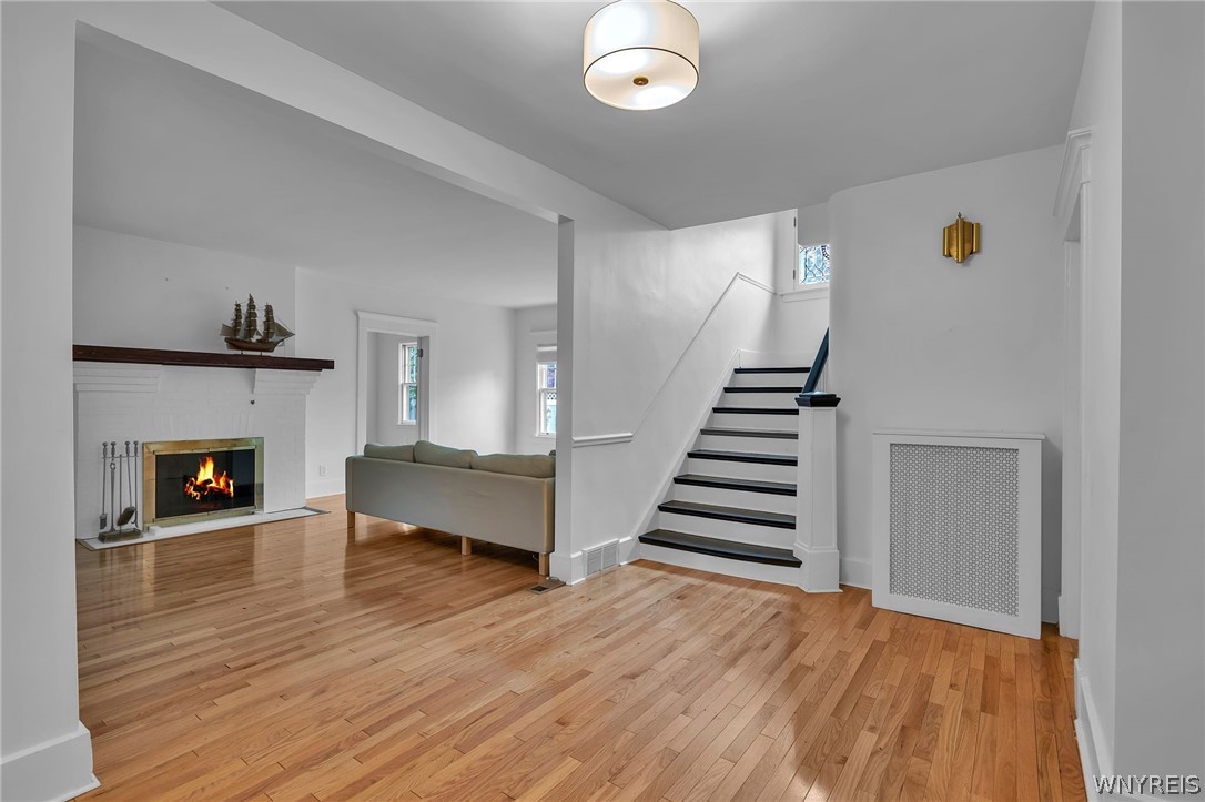 387 Woodbridge Avenue