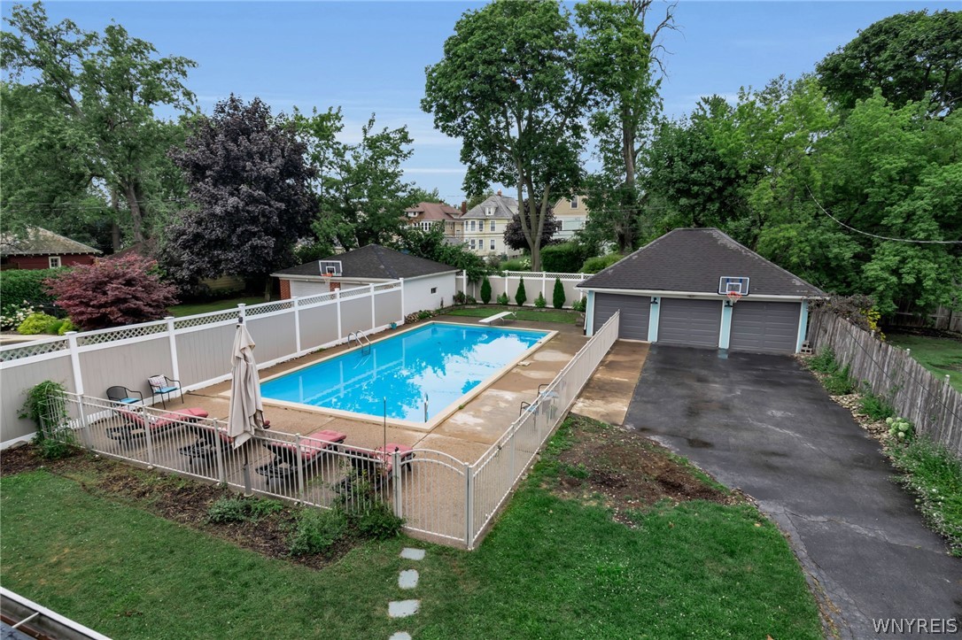 387 Woodbridge Avenue