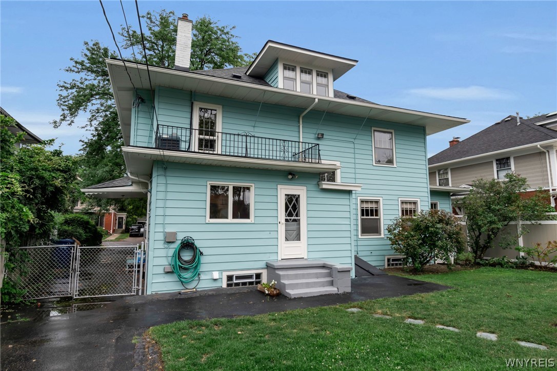 387 Woodbridge Avenue