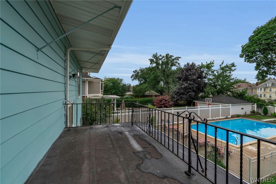 387 Woodbridge Avenue