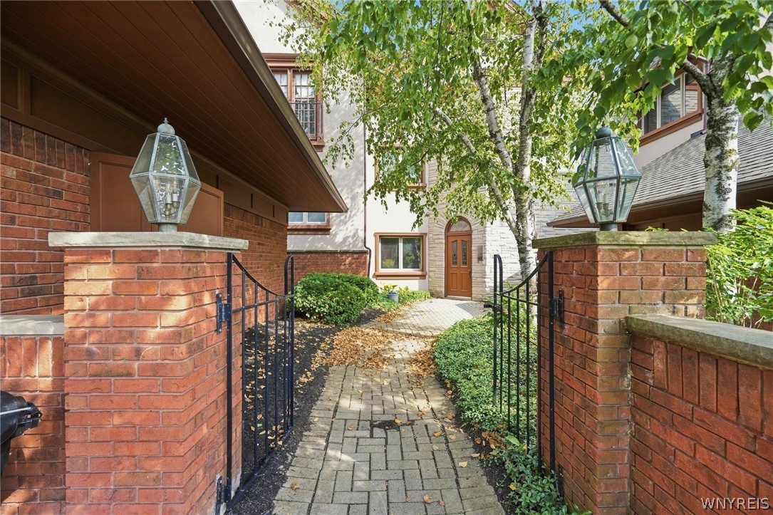 190 Castlebrook Lane