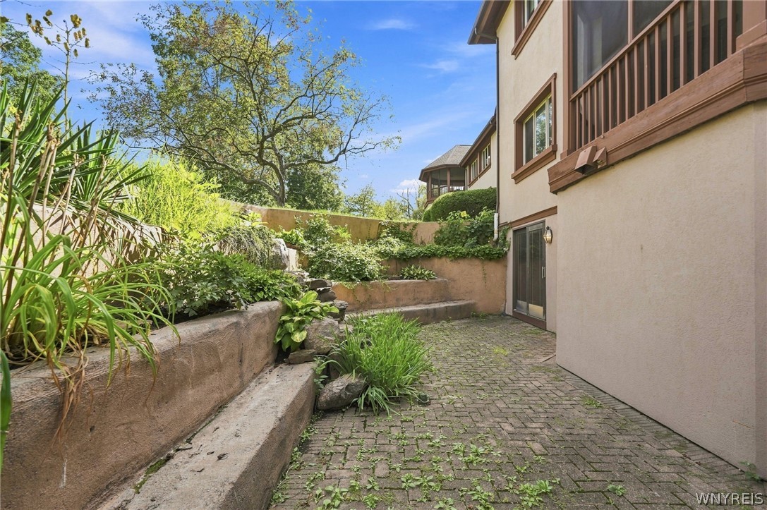 190 Castlebrook Lane
