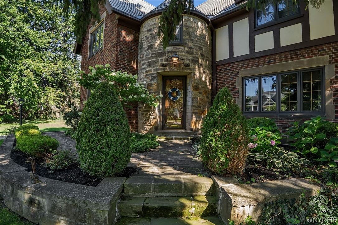 18 Harper Road