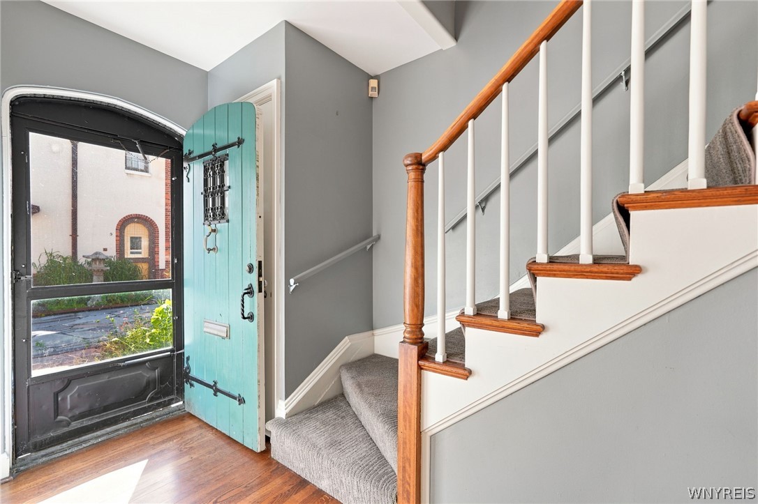 8 Mayfair Lane