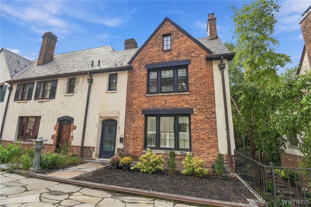 8 Mayfair Lane