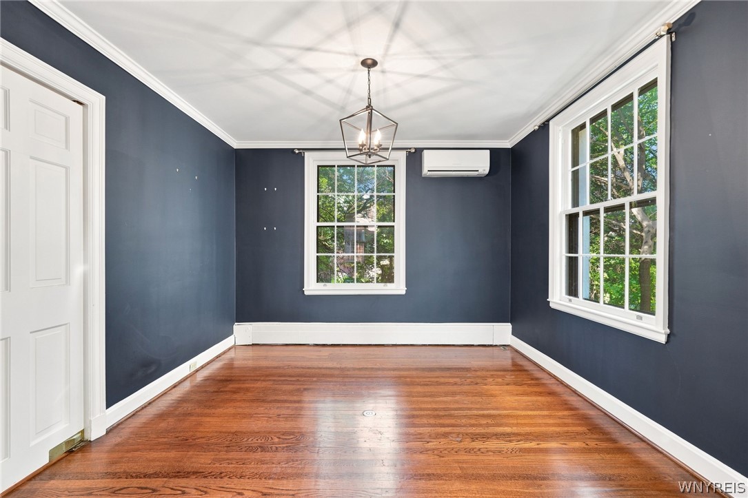 8 Mayfair Lane