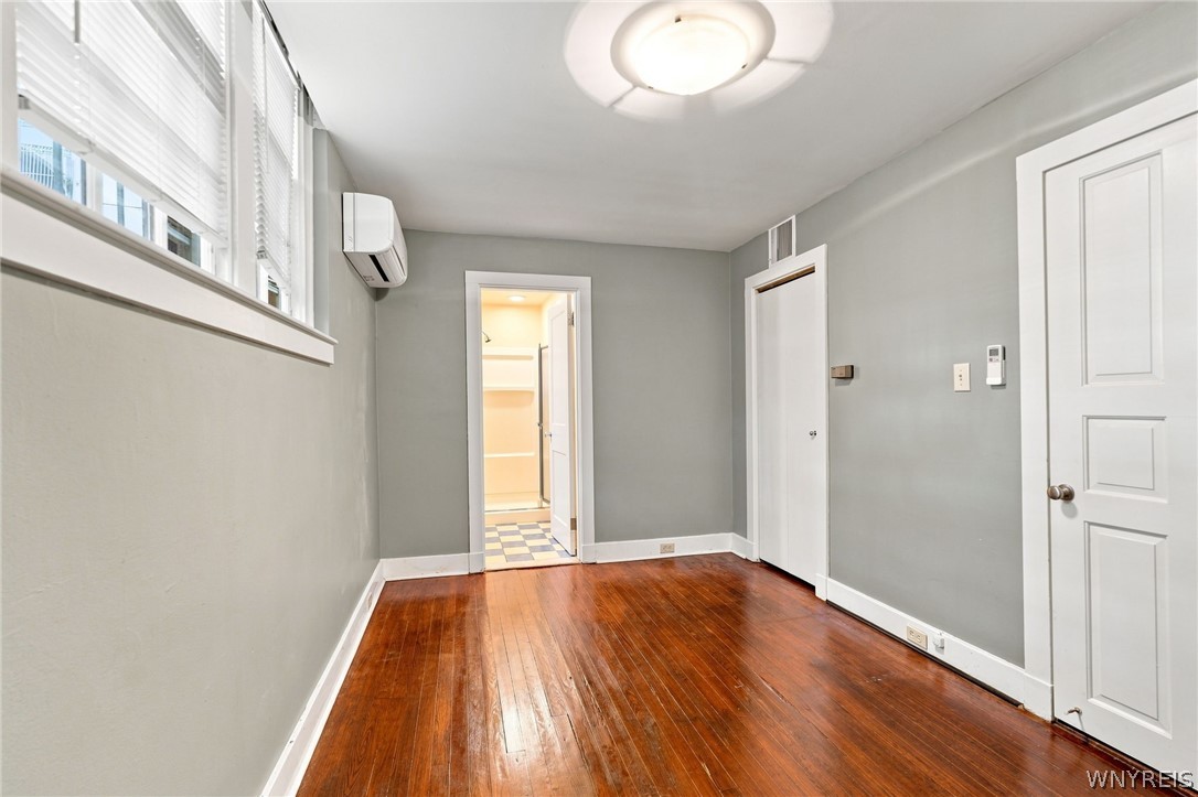 8 Mayfair Lane