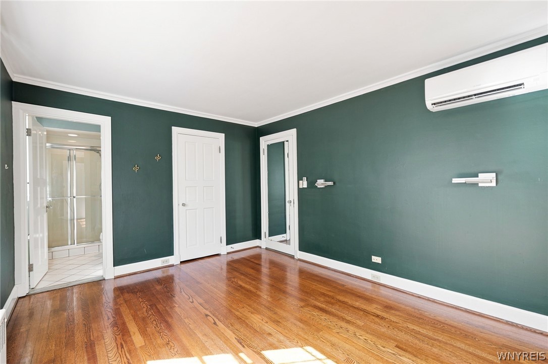 8 Mayfair Lane