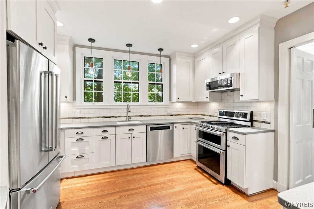 8 Mayfair Lane