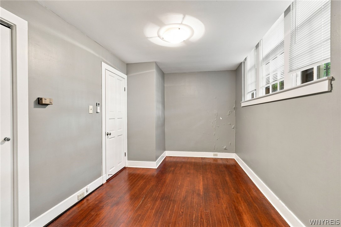 8 Mayfair Lane