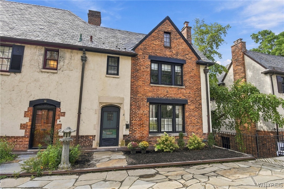 8 Mayfair Lane