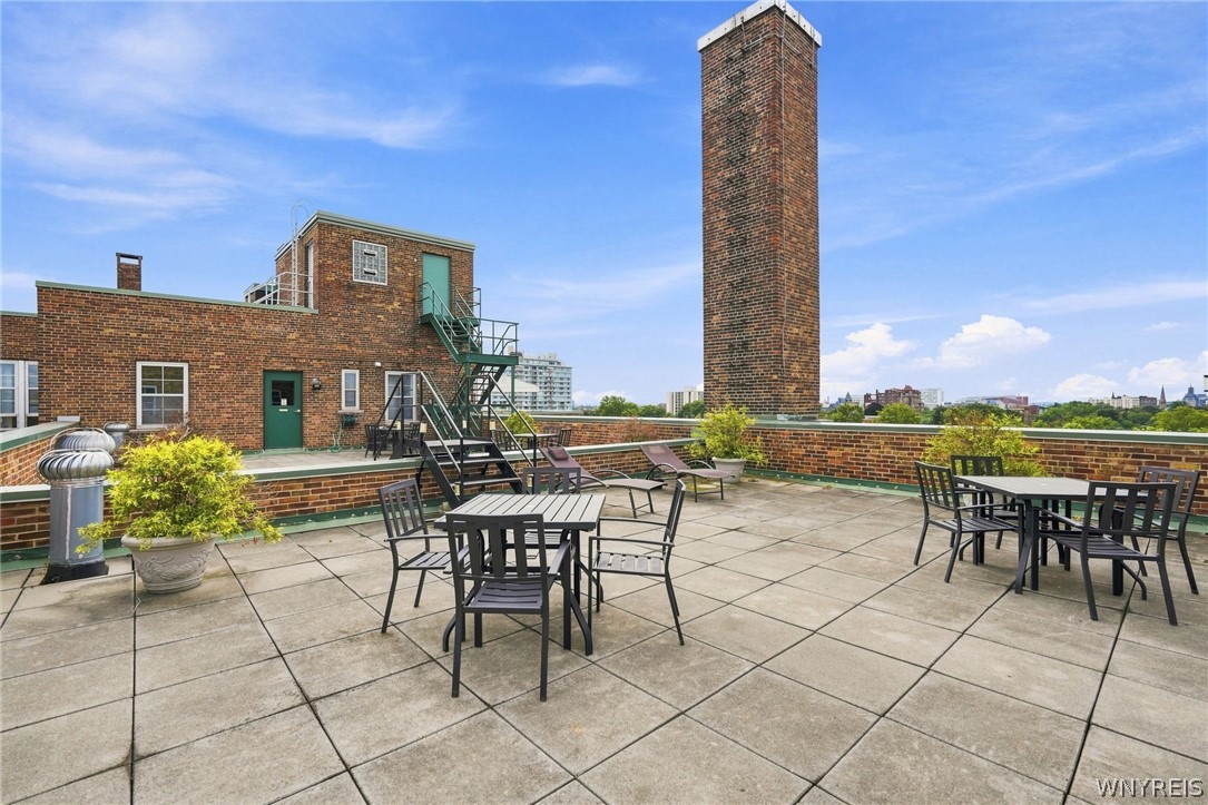 731 West Ferry 3I