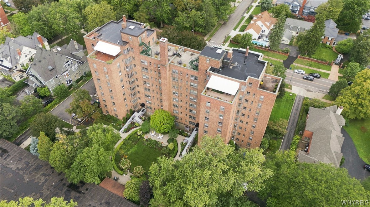 731 West Ferry 3I