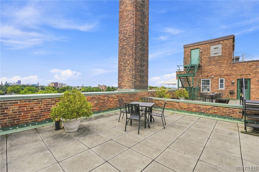 731 West Ferry 3I