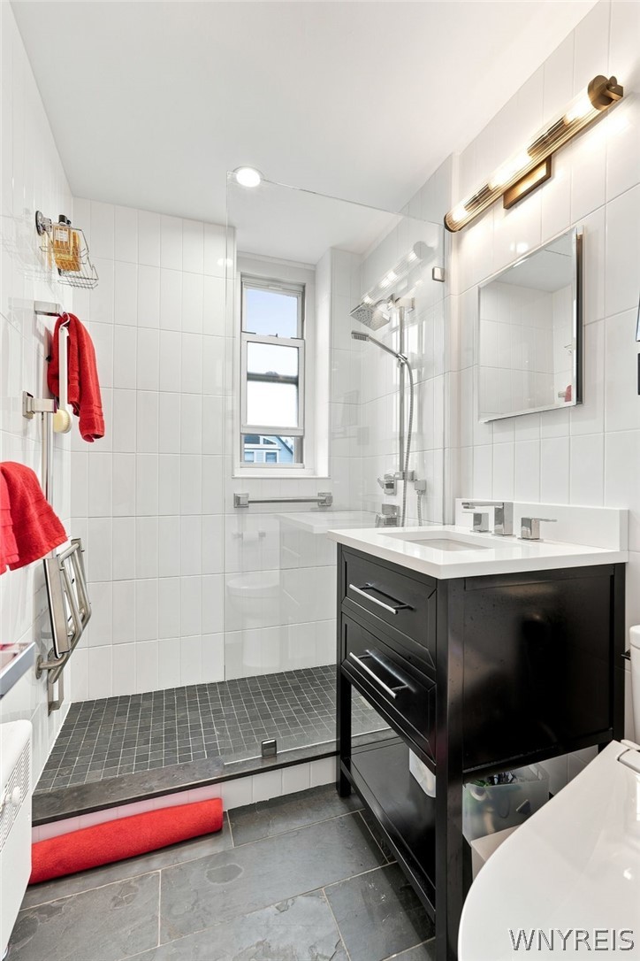 731 West Ferry 3I