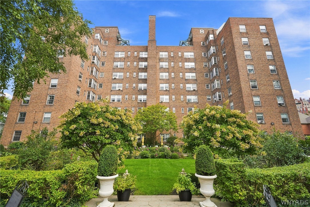 731 West Ferry 3I