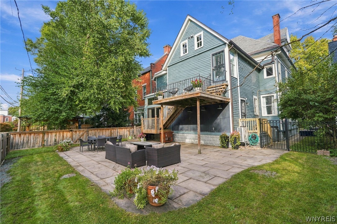 22 Oakland Place
