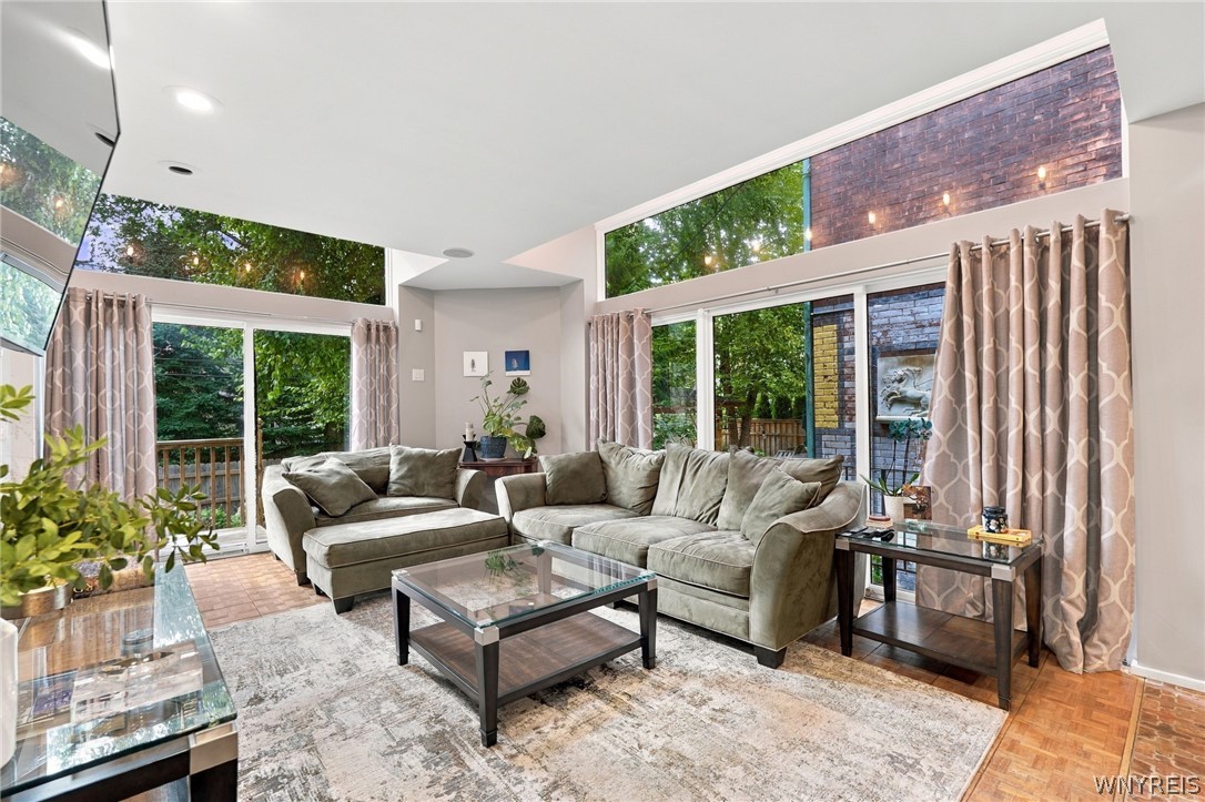 22 Oakland Place