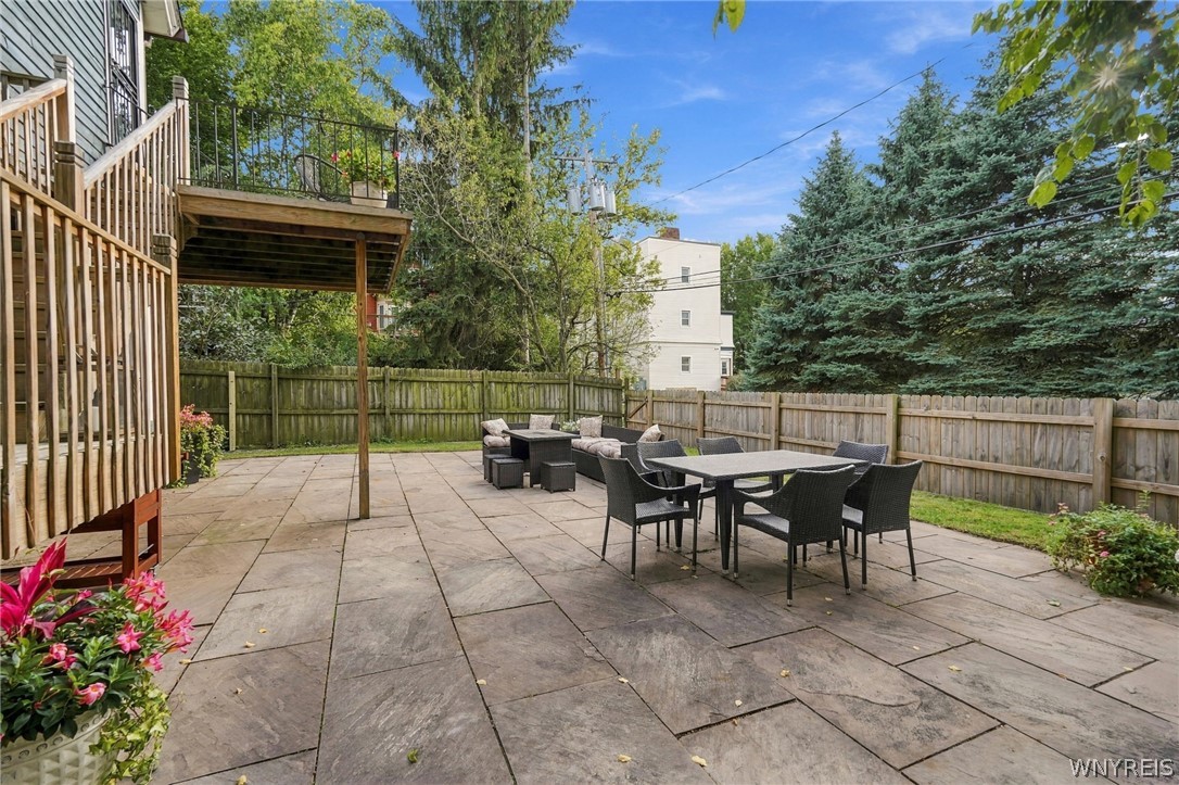 22 Oakland Place